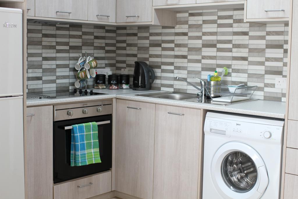 Pebble Beach Holiday Apartments Limasol Dış mekan fotoğraf
