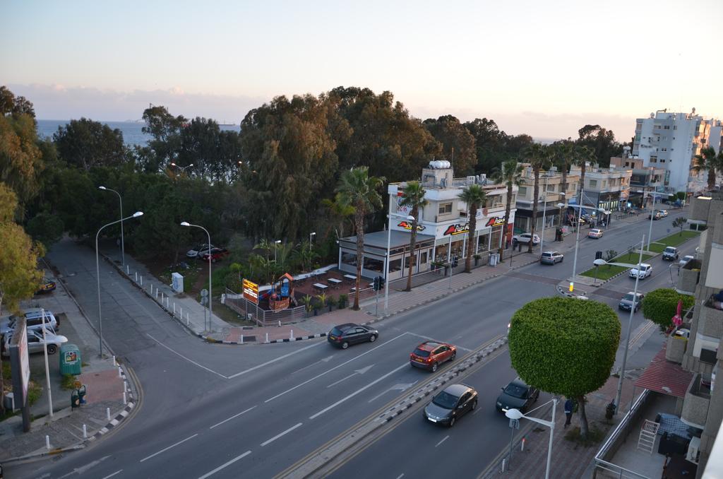 Pebble Beach Holiday Apartments Limasol Dış mekan fotoğraf