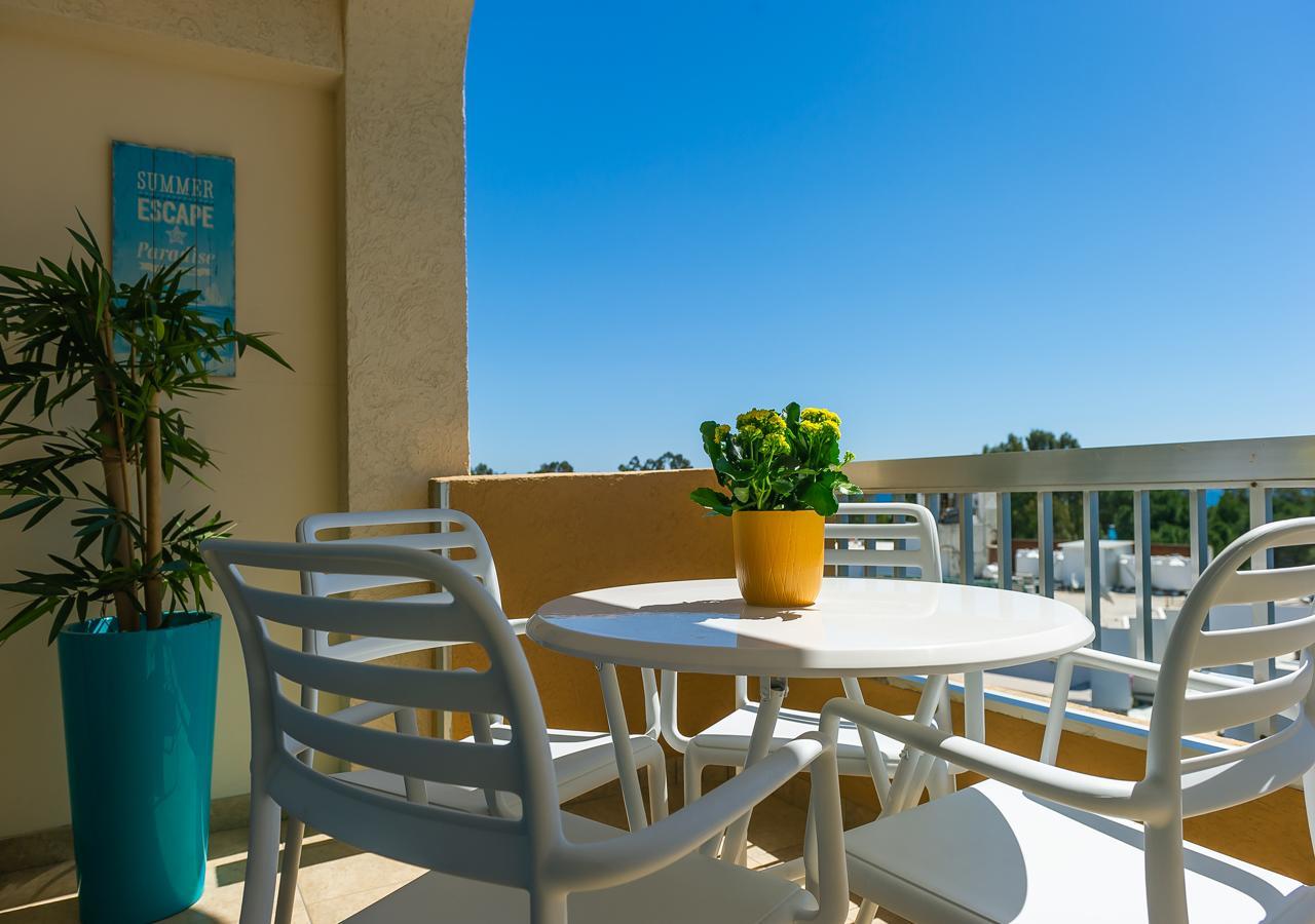 Pebble Beach Holiday Apartments Limasol Dış mekan fotoğraf